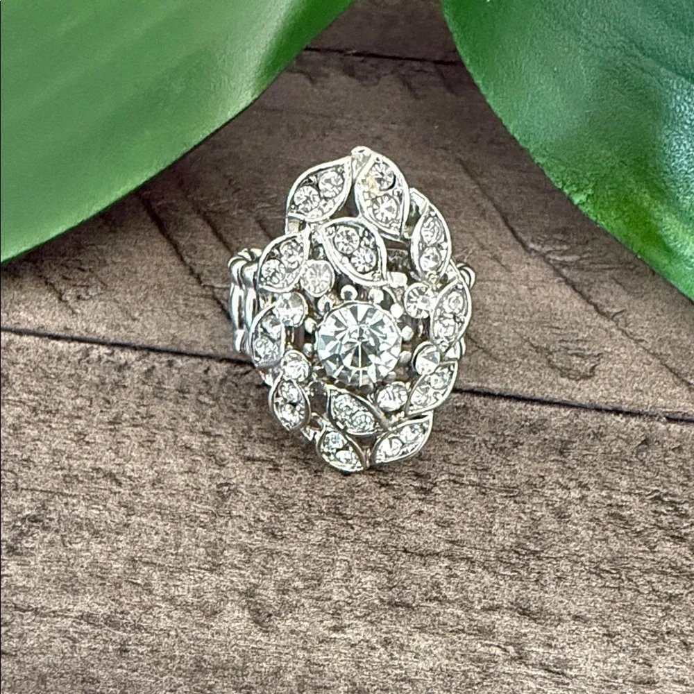 Adjustable Stretch Band Elegant Silver Floral Ring